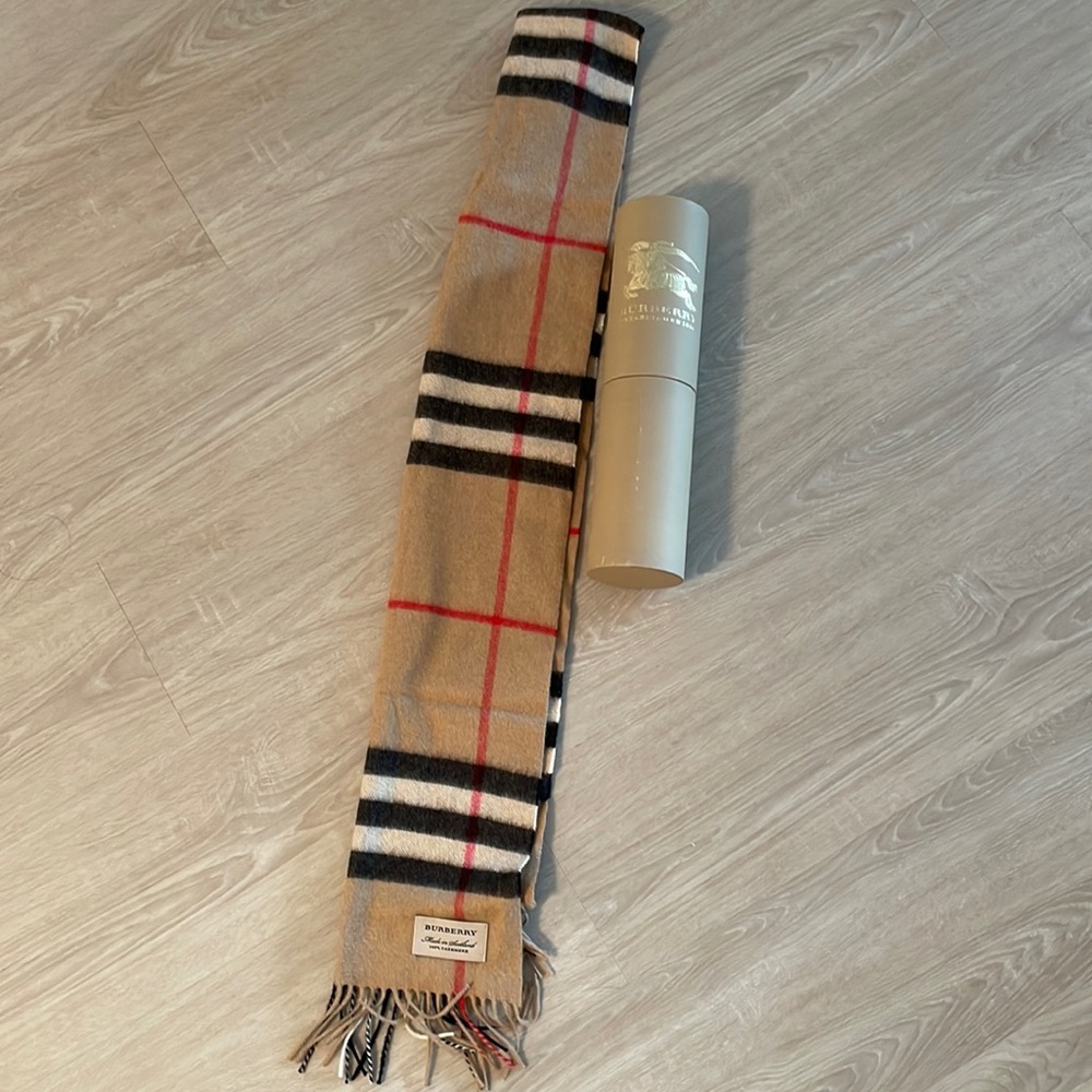 Burberry Classic Cashmere Scarf